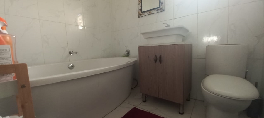 3 Bedroom Property for Sale in Wetton Western Cape